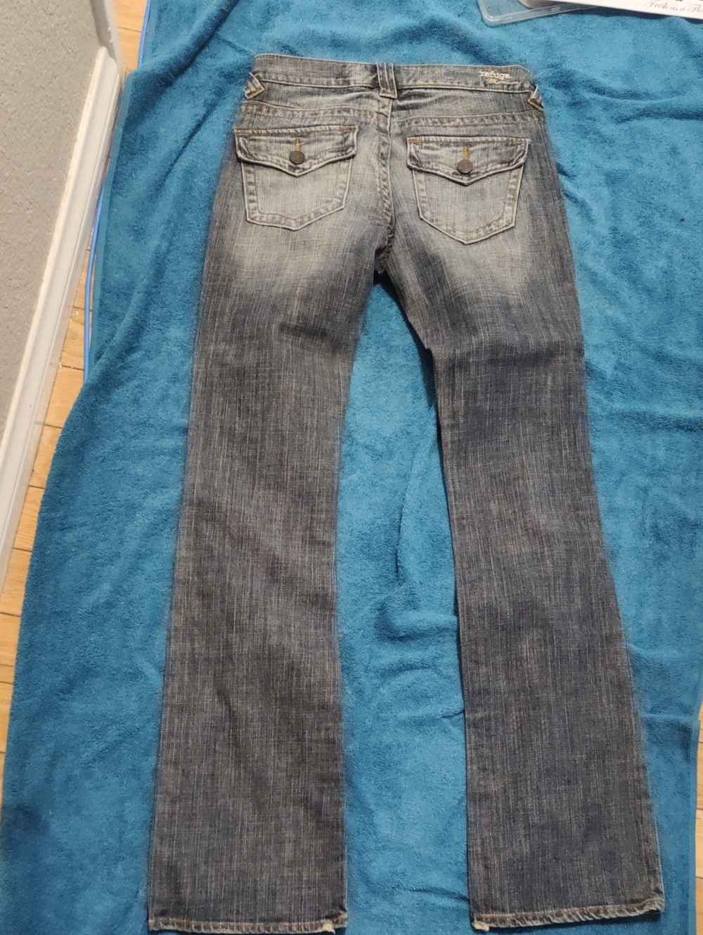Refuge Women's  Washed Straight-Leg Jeans 7 L